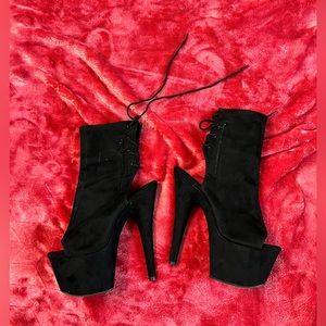 Open-Toed Black Boot Pleaser Heels